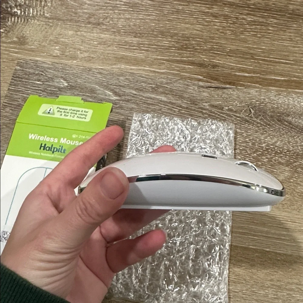Wireless Mouse - Silver and opal color